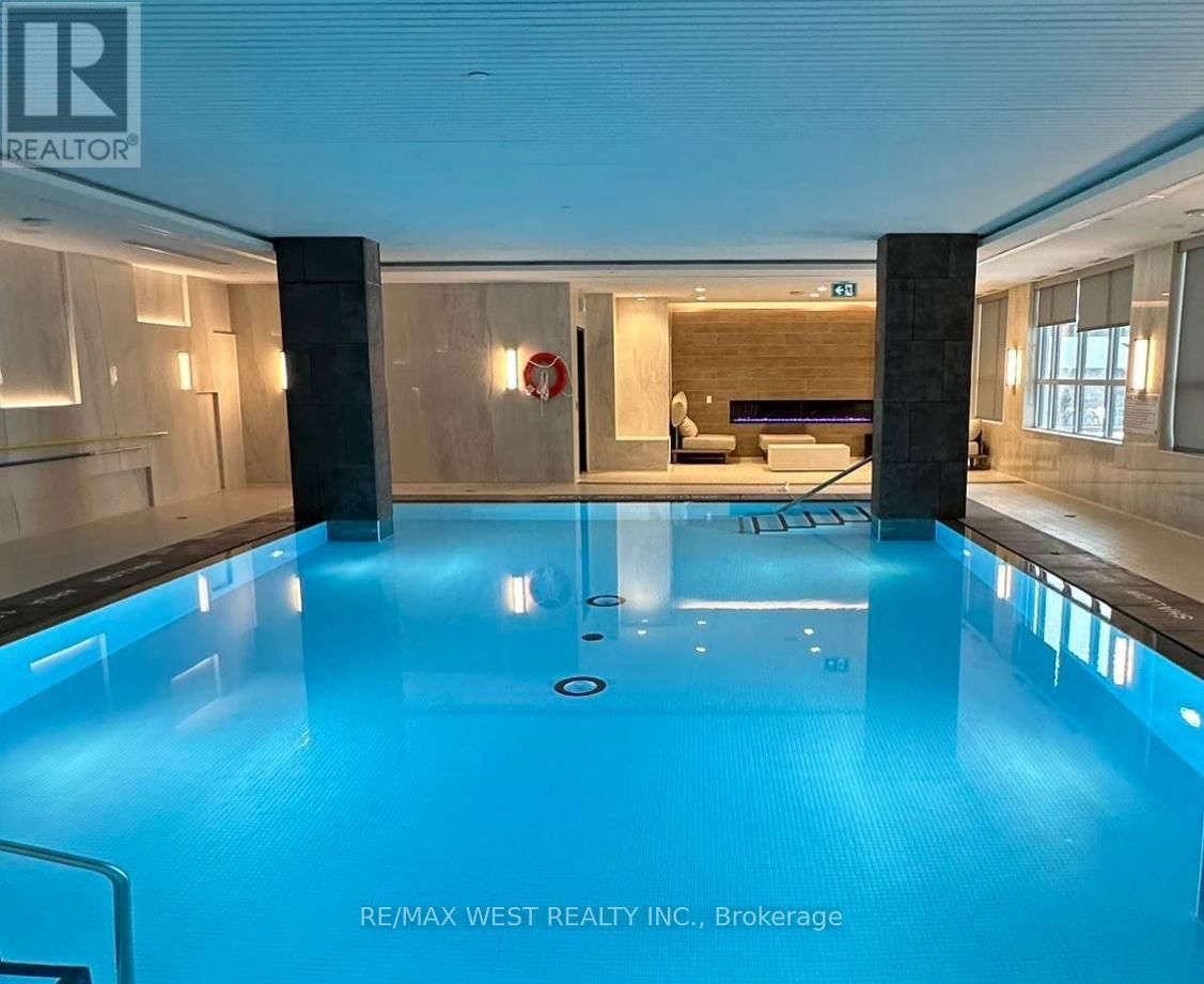 501 - 65 ANNIE CRAIG DRIVE Image 6