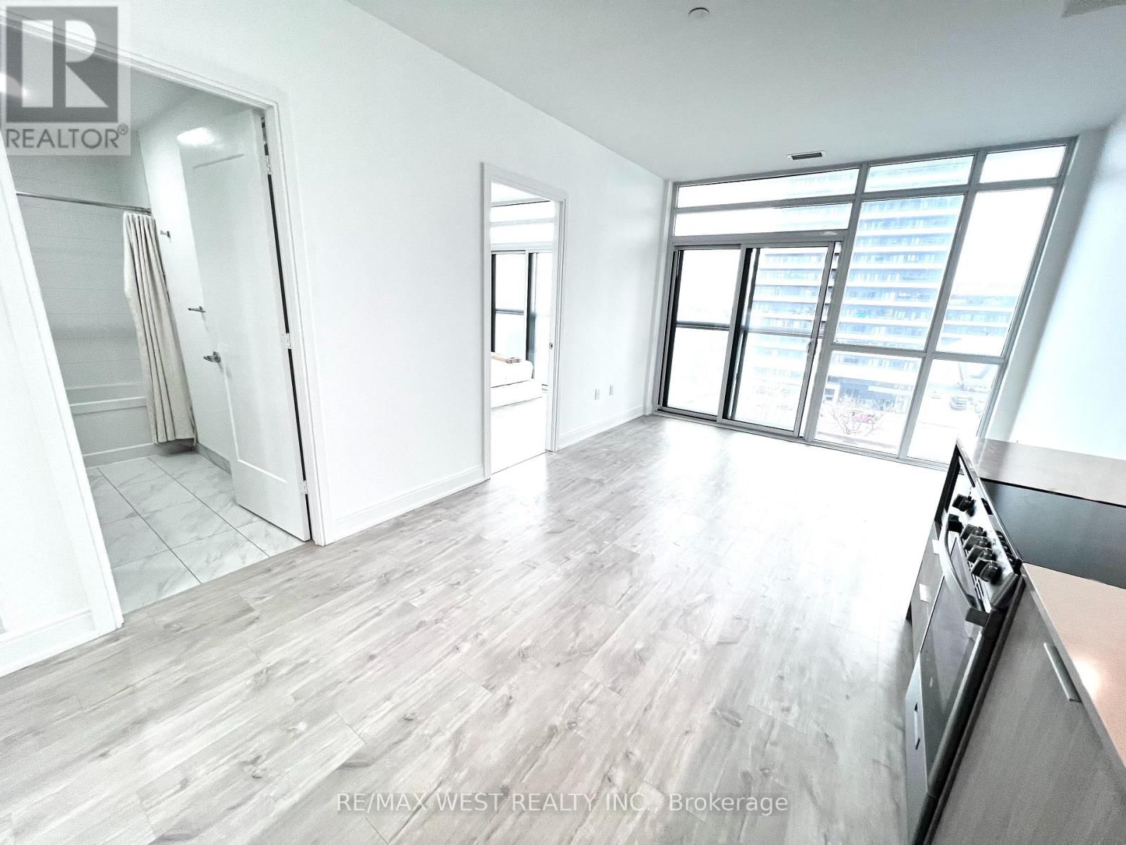 501 - 65 ANNIE CRAIG DRIVE Image 7