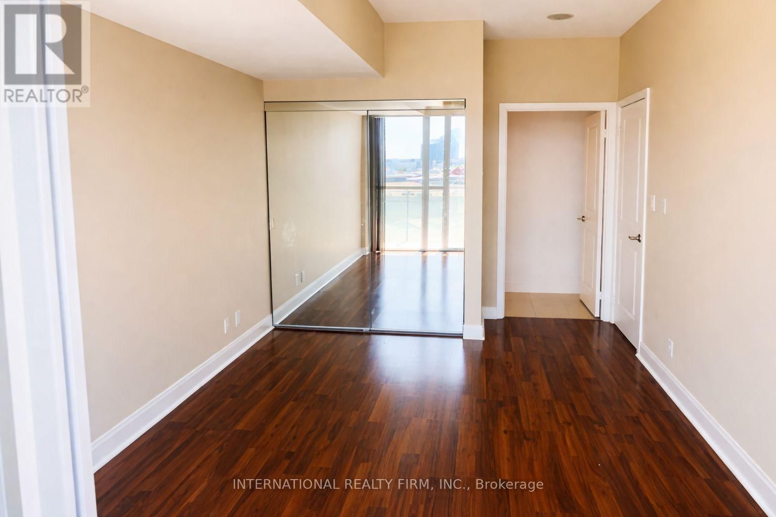 1206 - 50 ABSOLUTE AVENUE Image 6