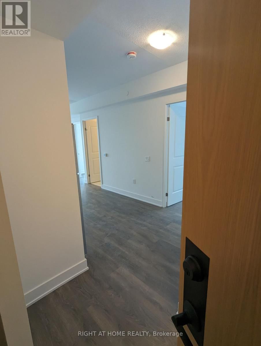 1607 - 202 BURNHAMTHORPE ROAD EAST Image 16