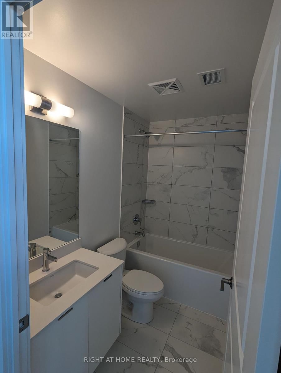 1607 - 202 BURNHAMTHORPE ROAD EAST Image 17