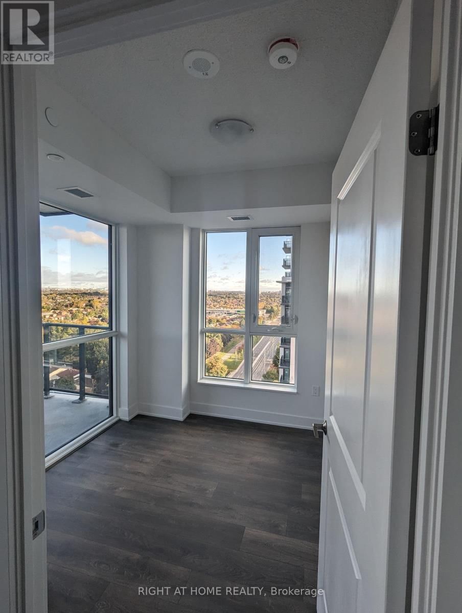 1607 - 202 BURNHAMTHORPE ROAD EAST Image 20