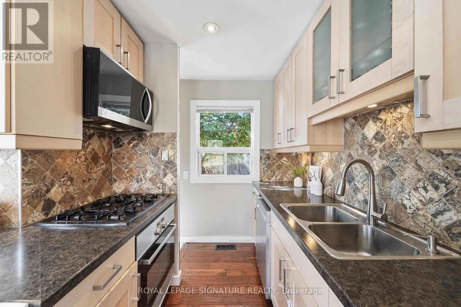 33 COCHRANE DRIVE WEST Image 11