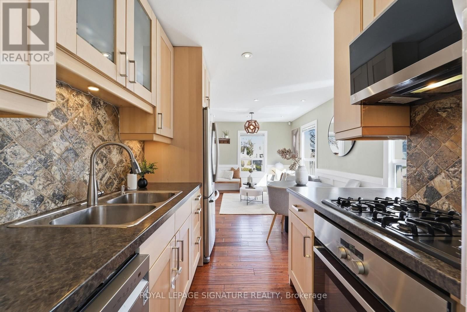 33 COCHRANE DRIVE WEST Image 12