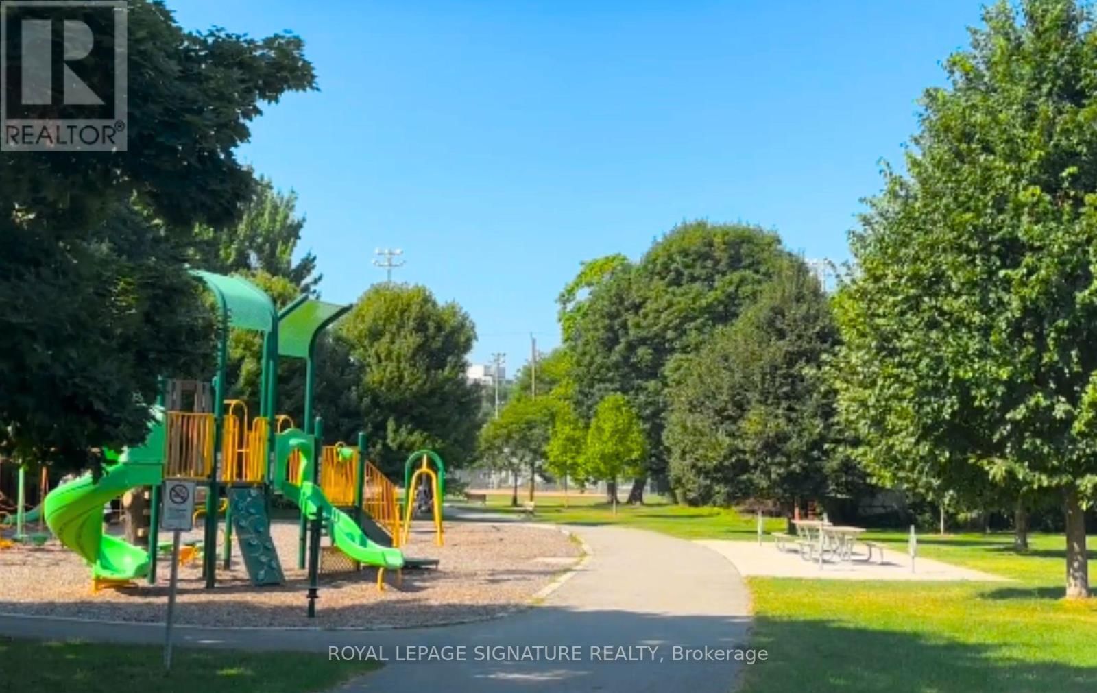 33 COCHRANE DRIVE WEST Image 34