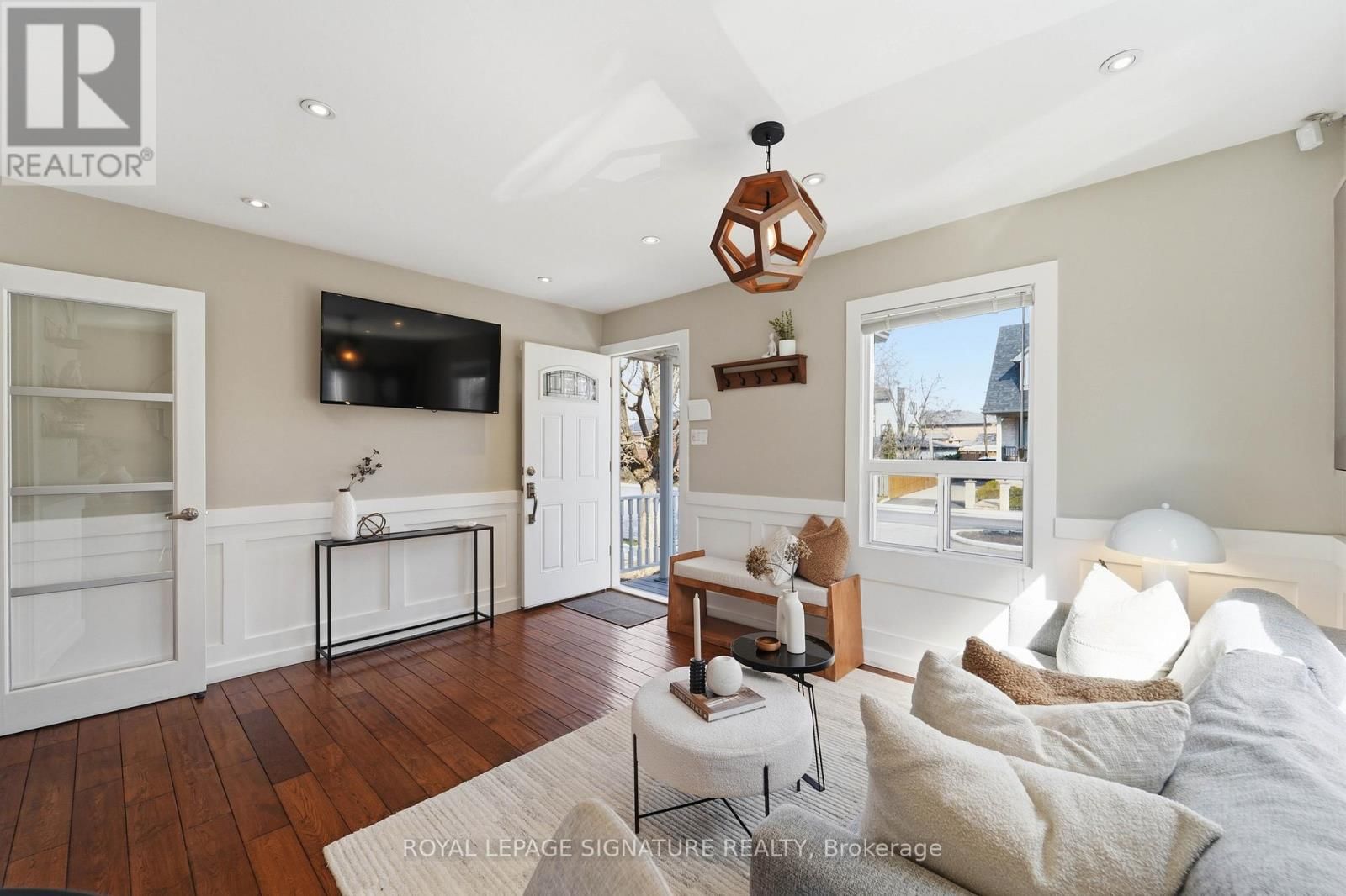 33 COCHRANE DRIVE WEST Image 7