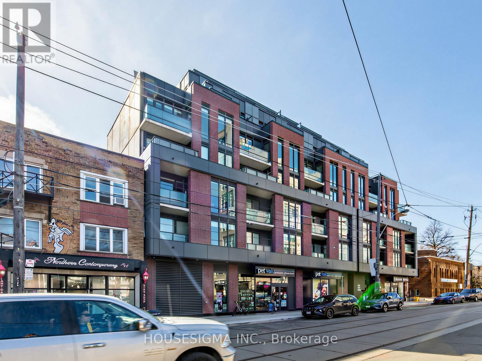 215 - 430 RONCESVALLES AVENUE Image 1
