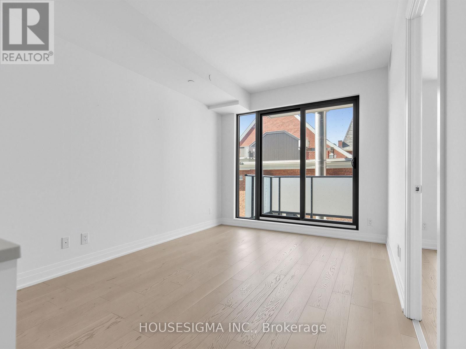 215 - 430 RONCESVALLES AVENUE Image 12