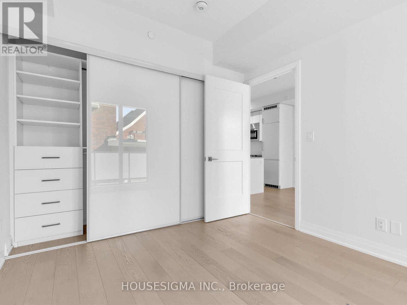 215 - 430 RONCESVALLES AVENUE Image 16