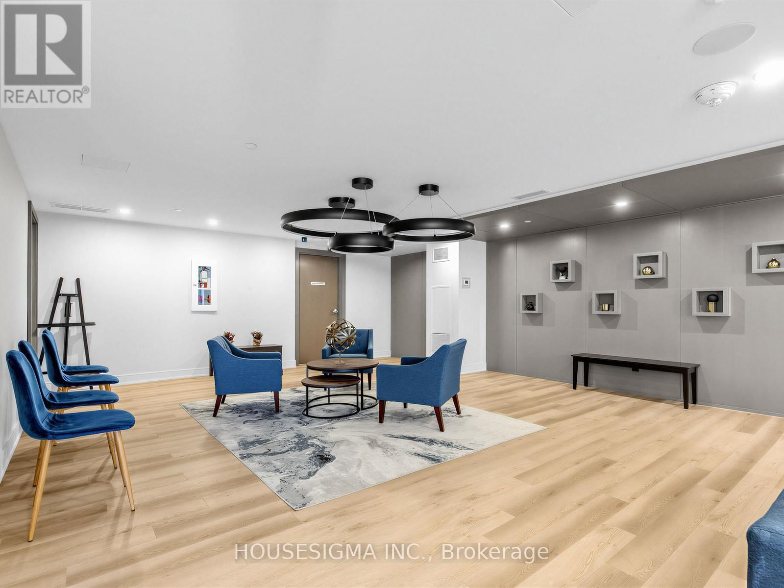 215 - 430 RONCESVALLES AVENUE Image 22