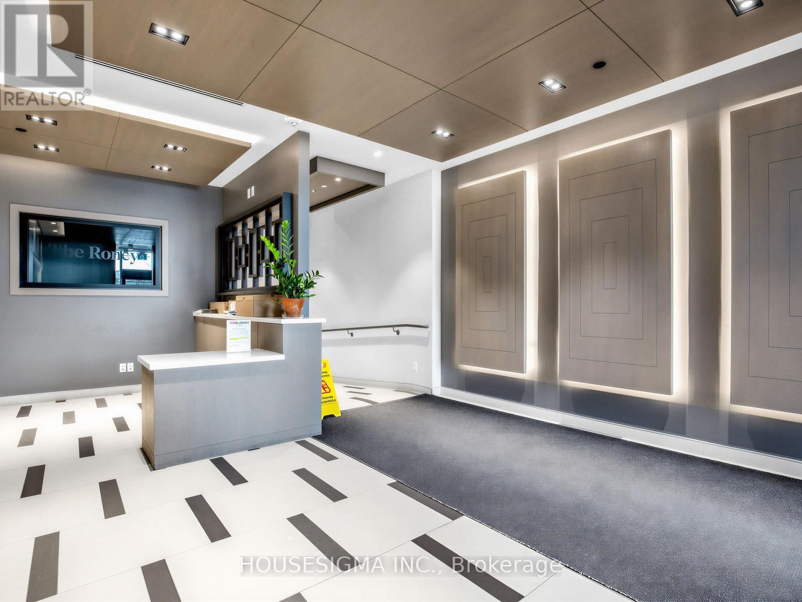 215 - 430 RONCESVALLES AVENUE Image 3