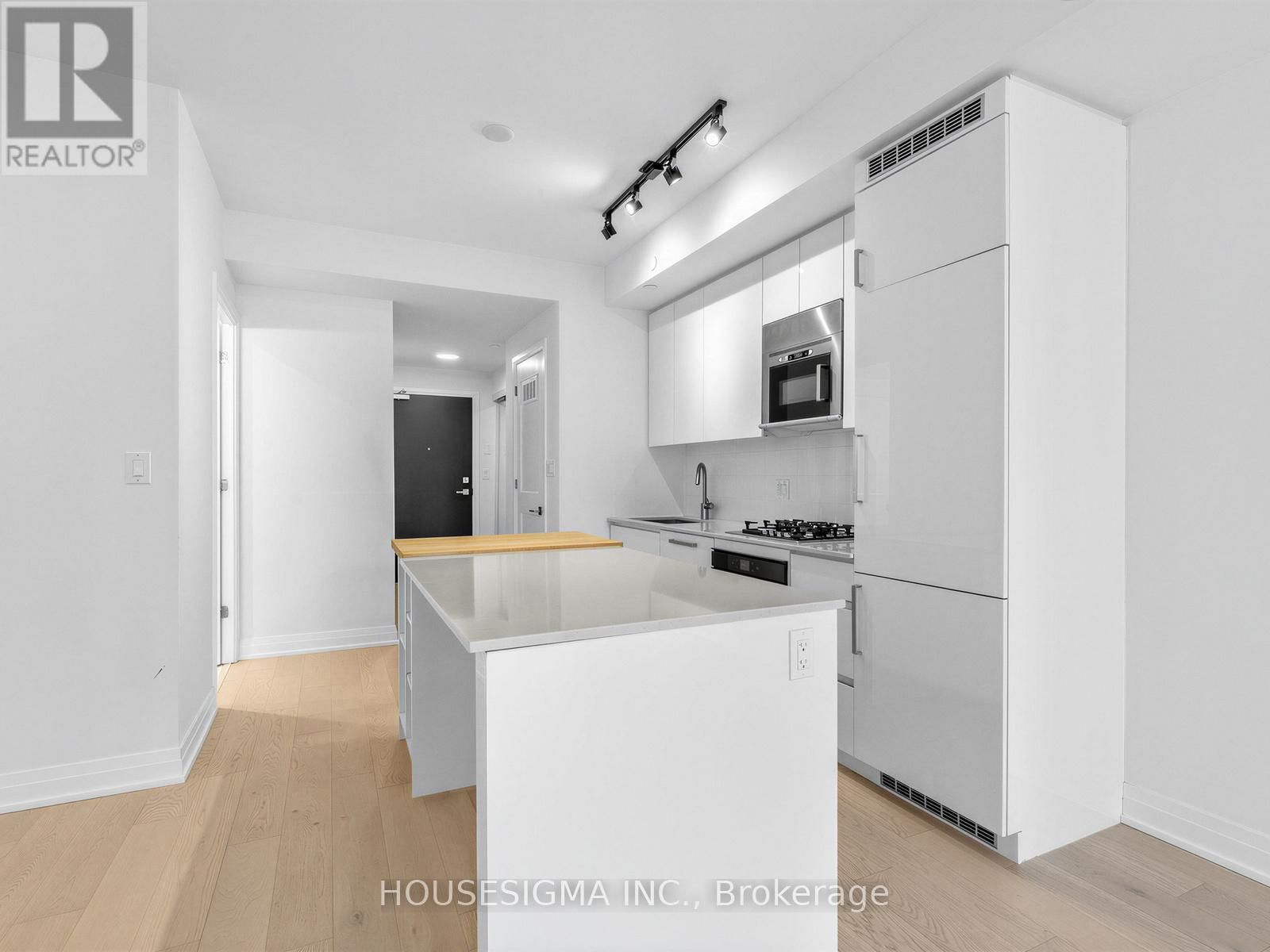 215 - 430 RONCESVALLES AVENUE Image 7