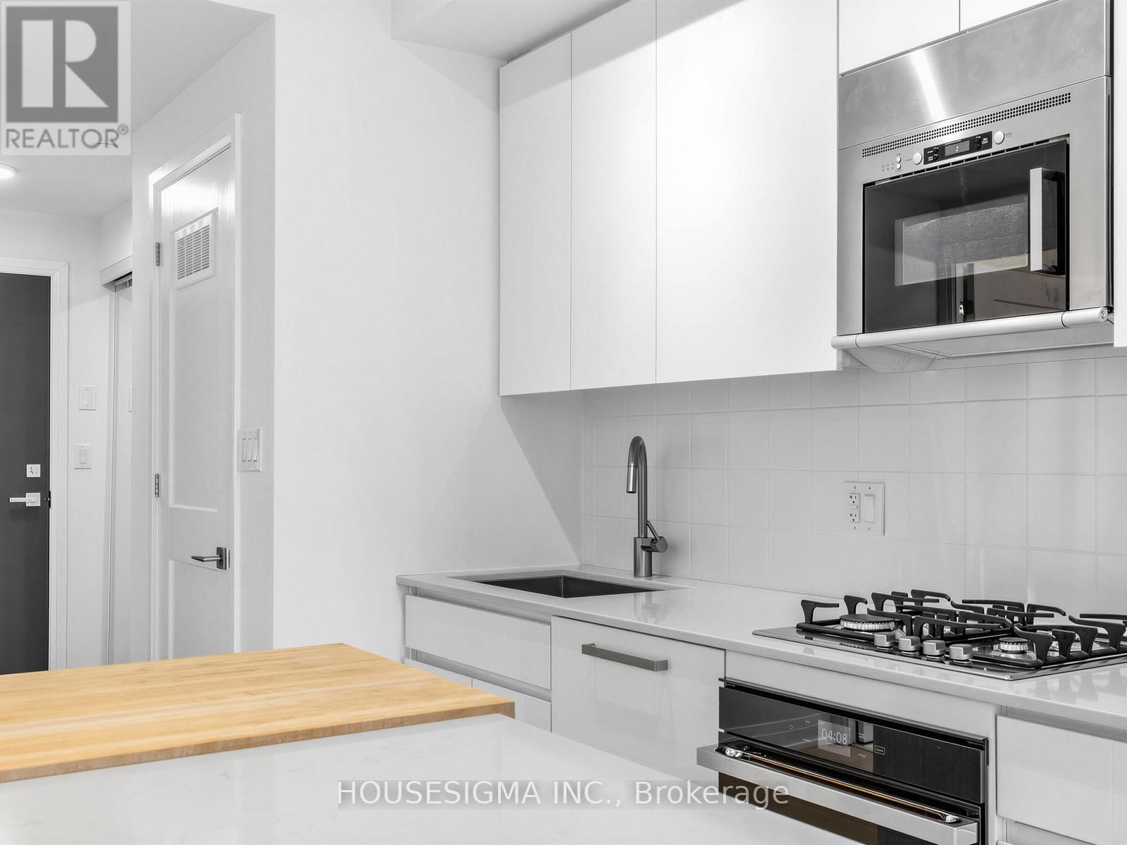 215 - 430 RONCESVALLES AVENUE Image 9