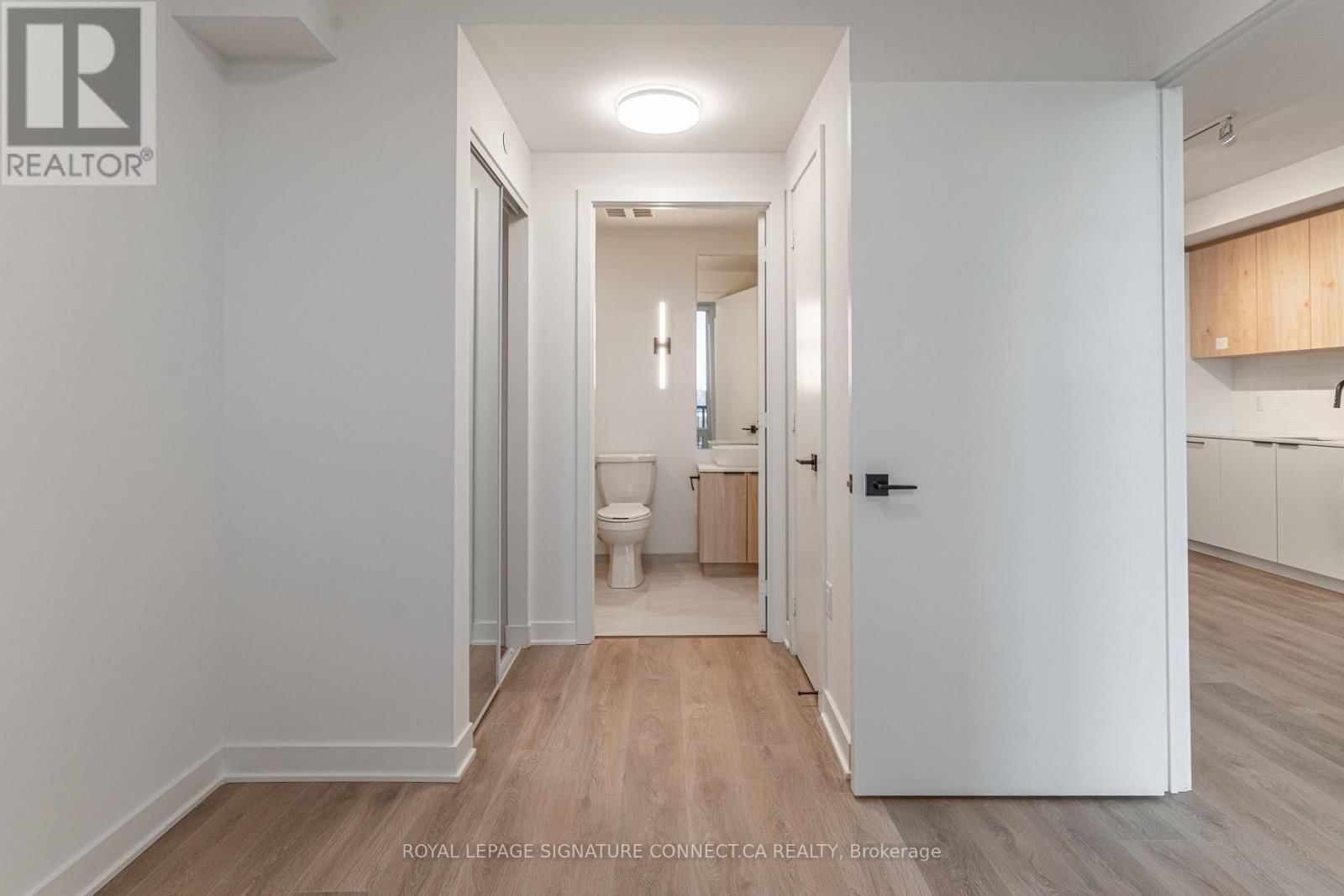 718 - 1185 DUPONT STREET Image 14