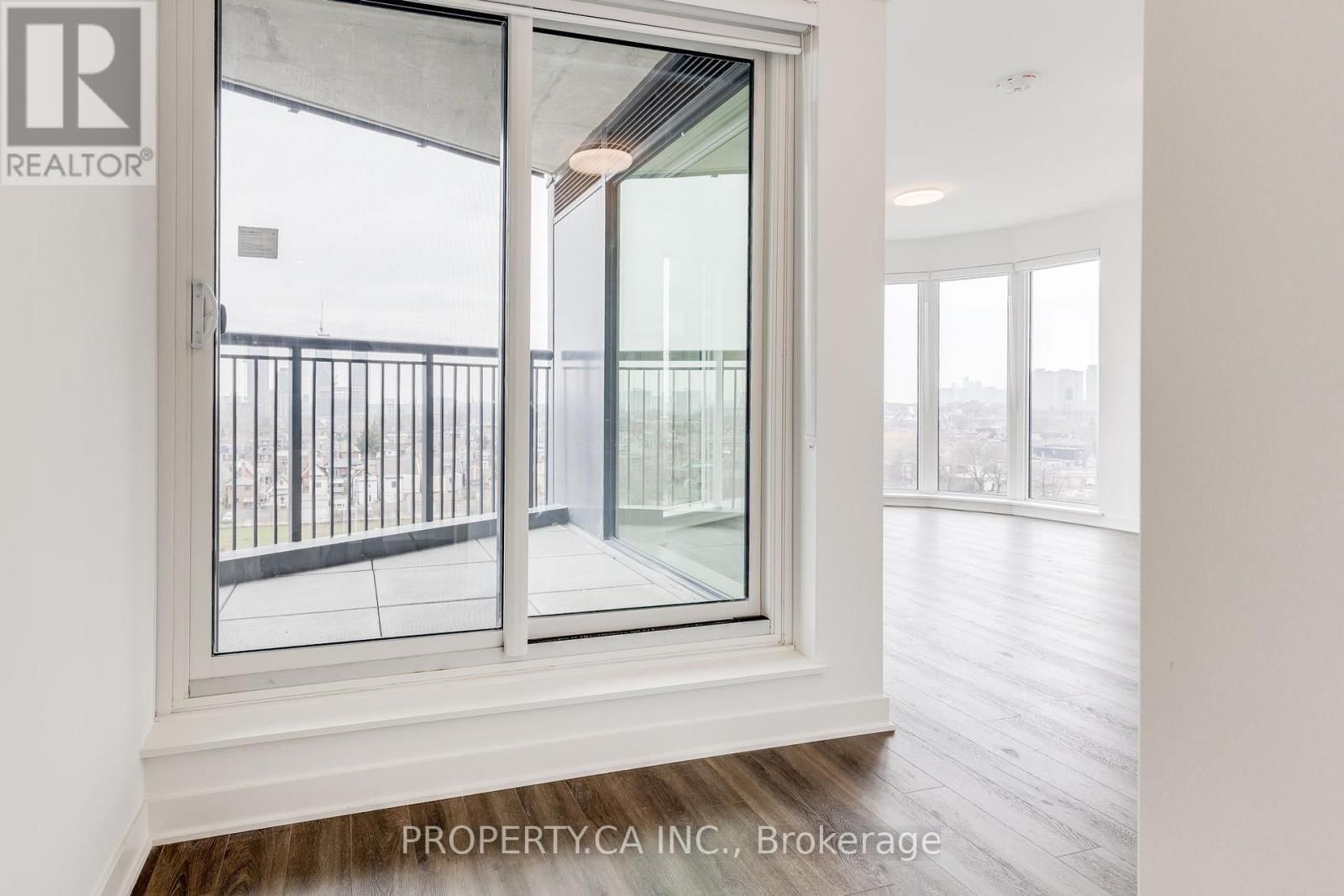 607 - 1185 DUPONT STREET Image 13