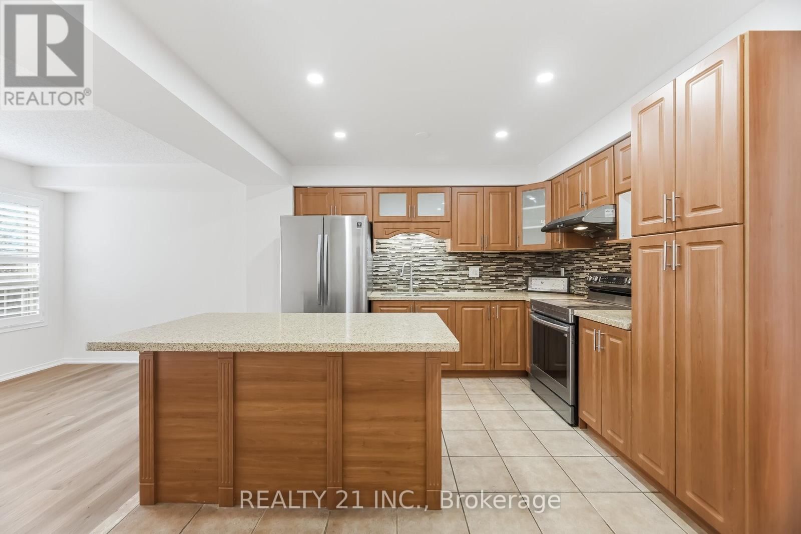 76 SWEET CLOVER CRESCENT Image 11