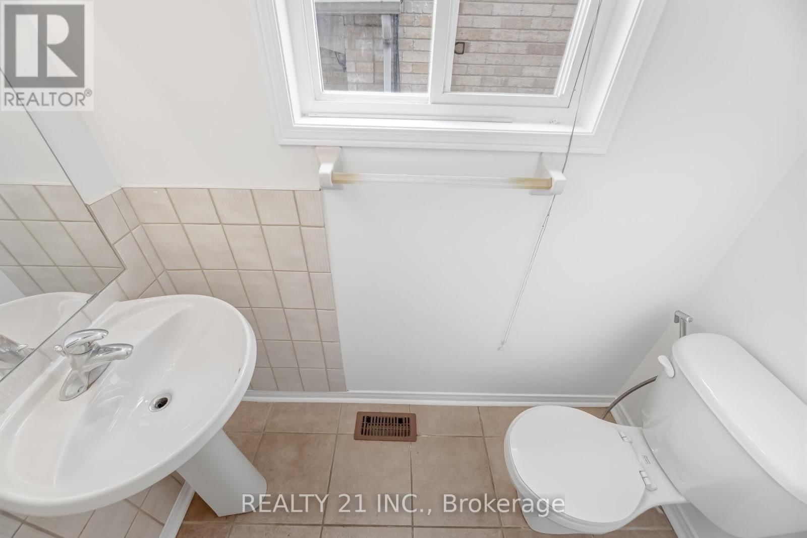 76 SWEET CLOVER CRESCENT Image 21