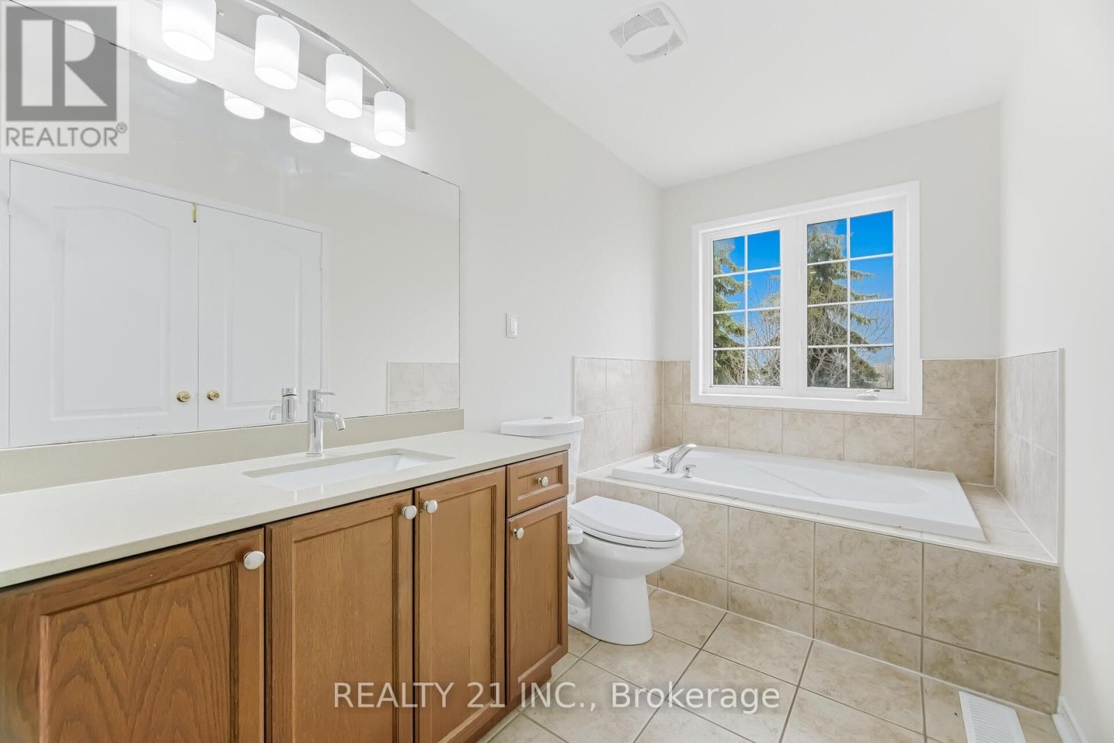 76 SWEET CLOVER CRESCENT Image 30