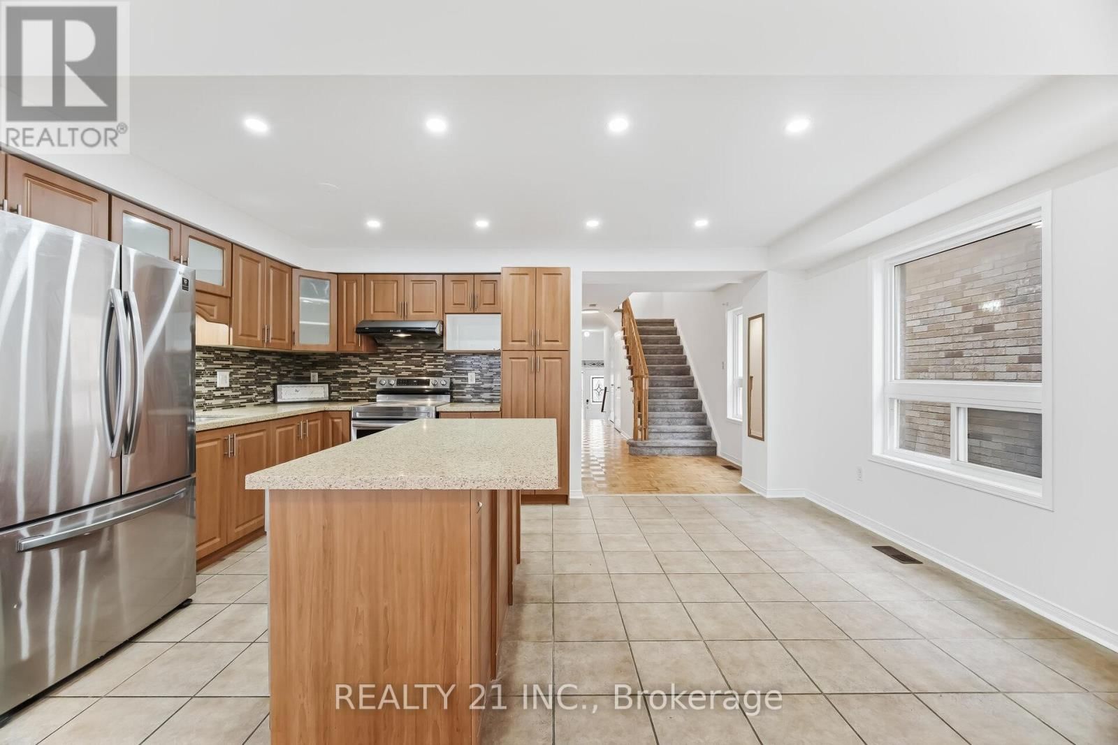 76 SWEET CLOVER CRESCENT Image 9