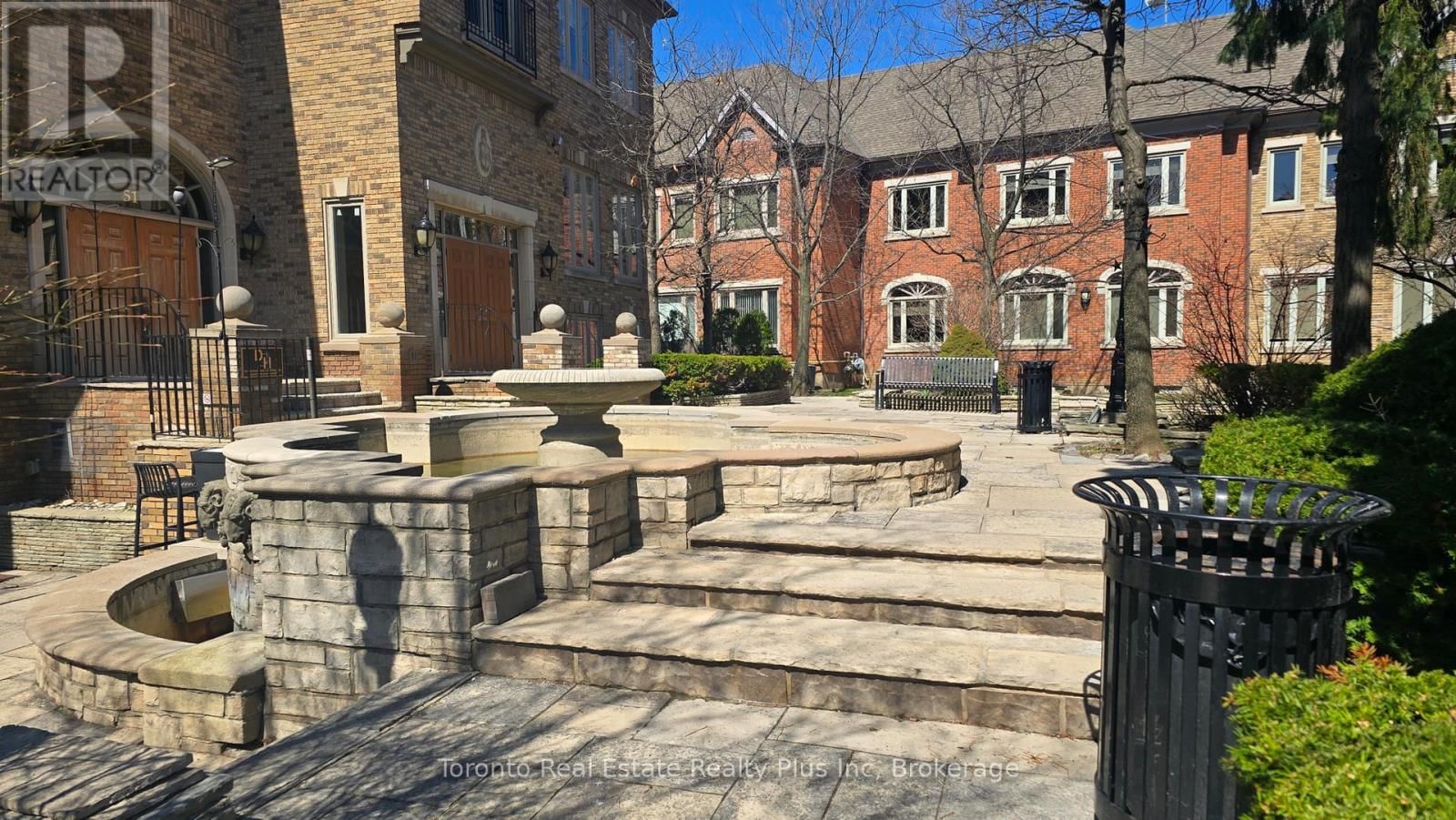 #100 - 53 VILLAGE CENTRE PLACE Image 14