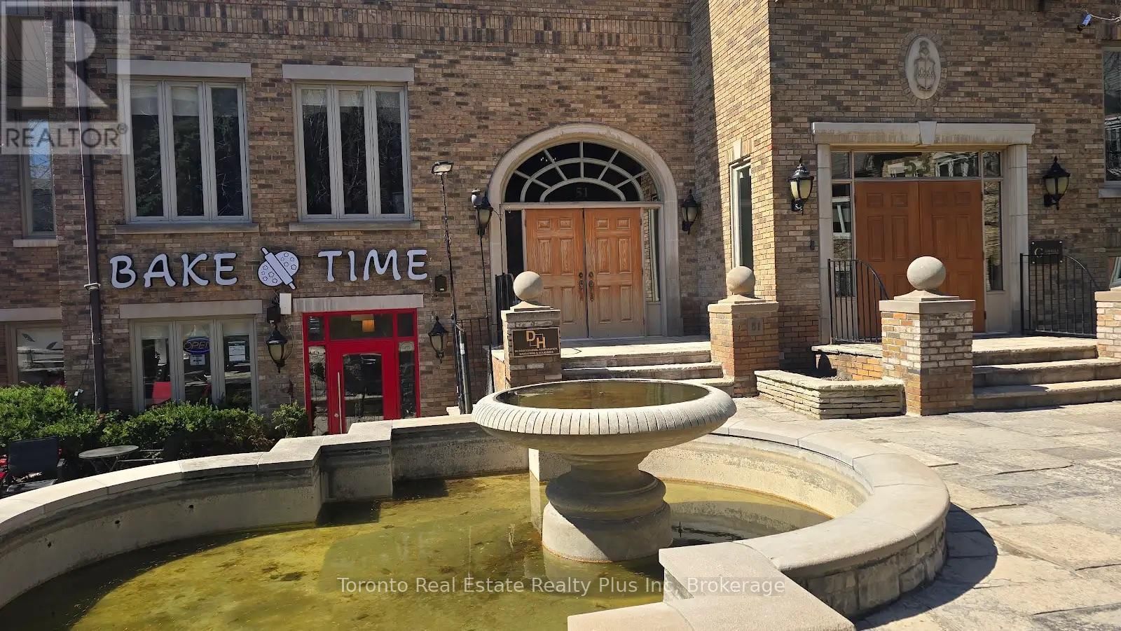 #100 - 53 VILLAGE CENTRE PLACE Image 2