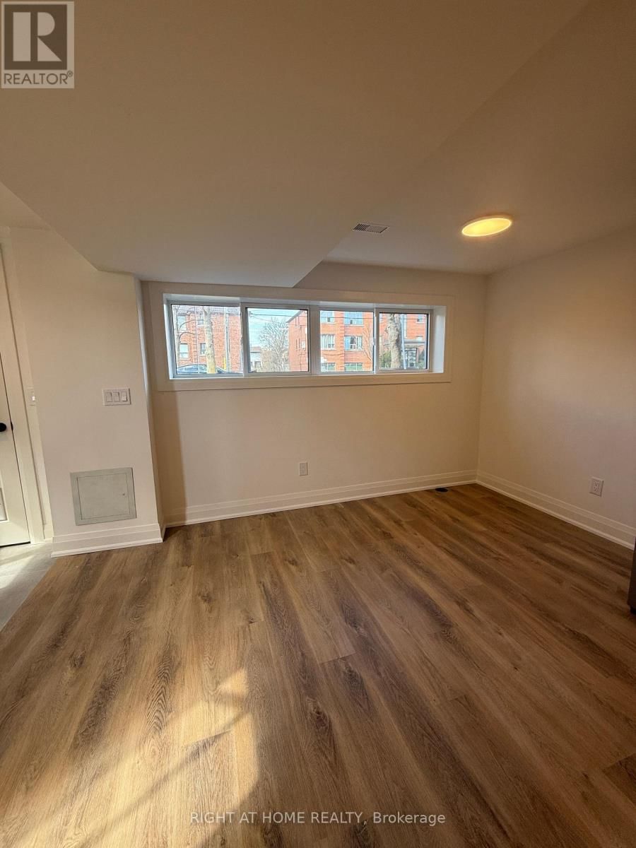 1B - 15 ARROWSMITH AVENUE Image 8