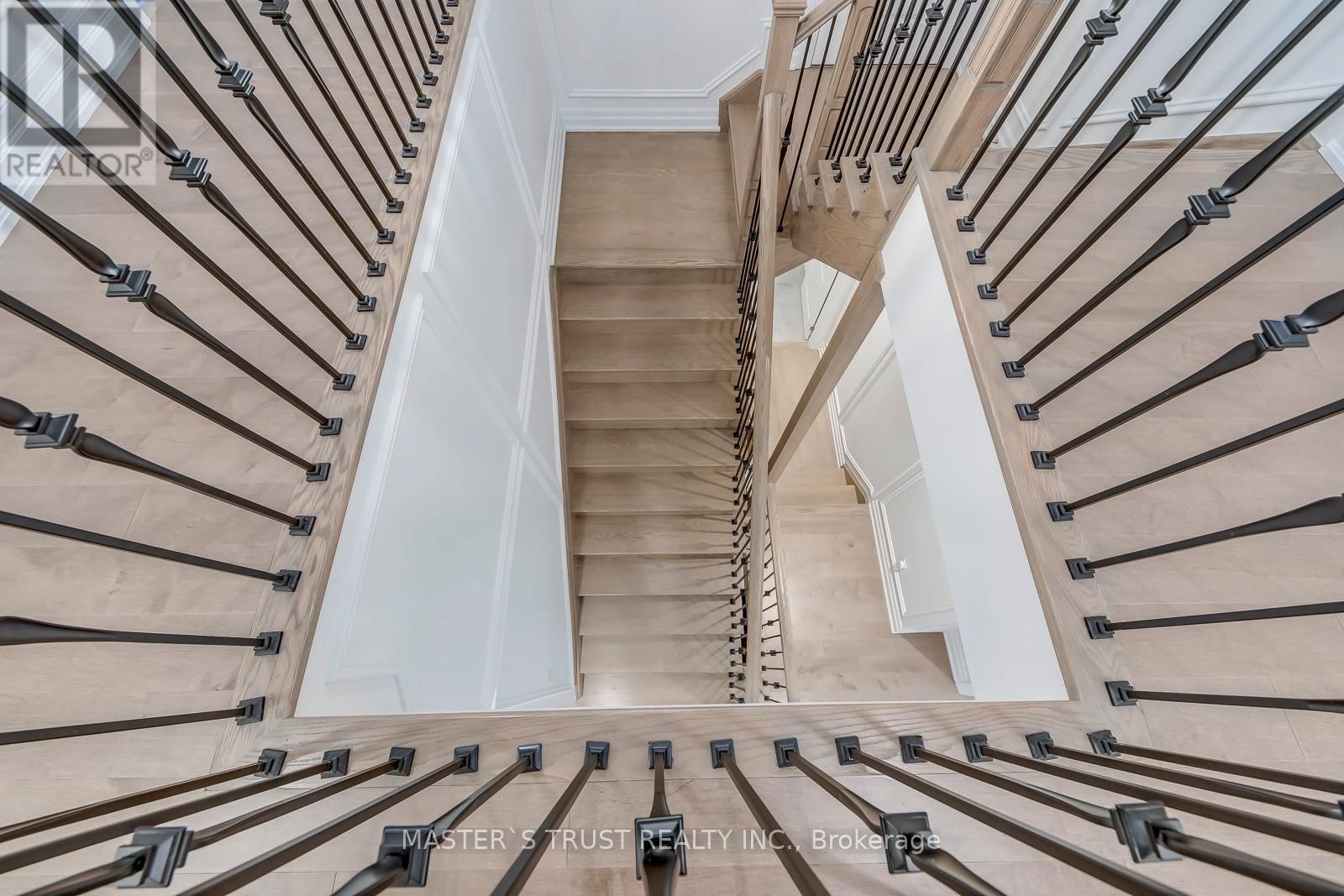 62 MERLIN STREET Image 28