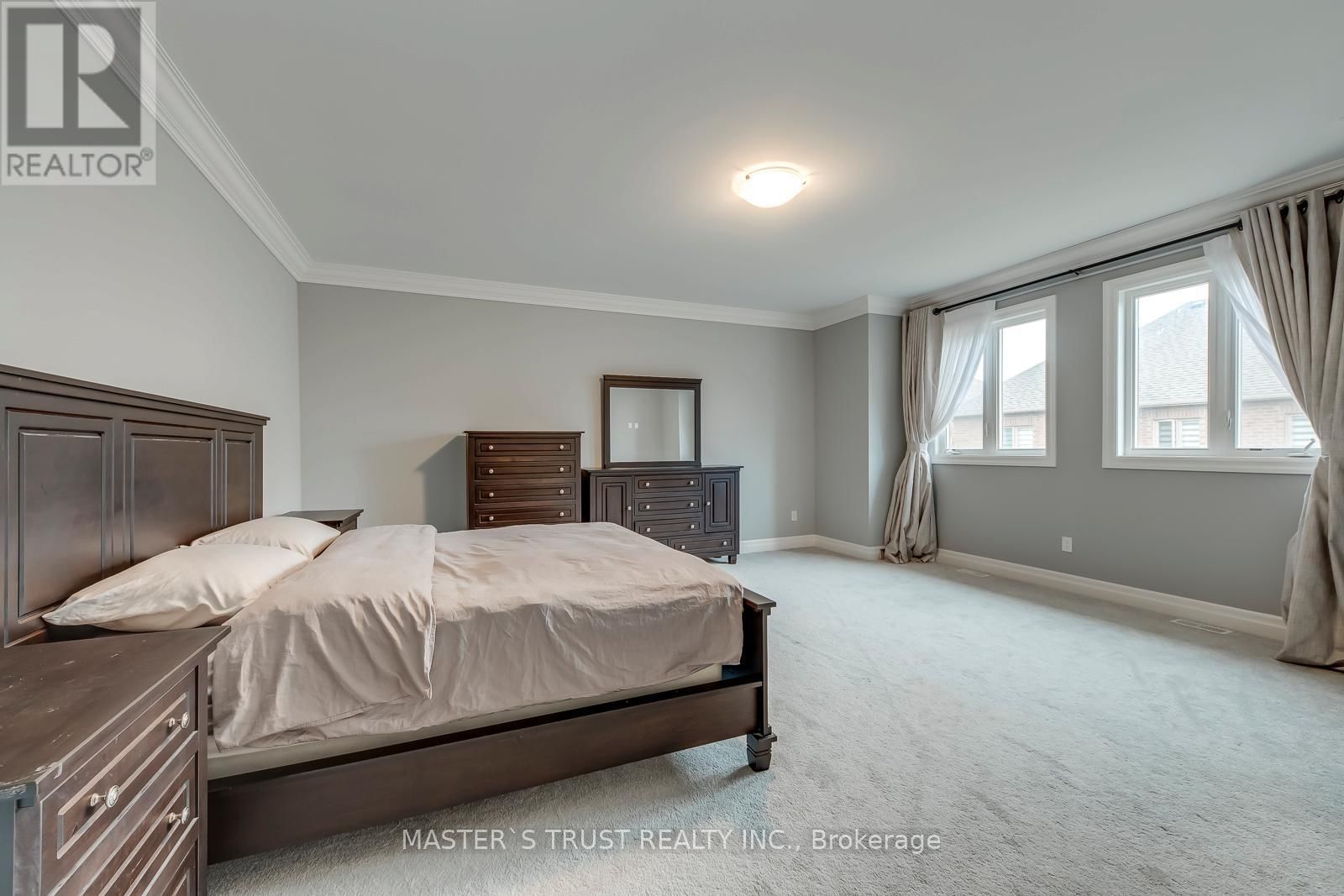 62 MERLIN STREET Image 32