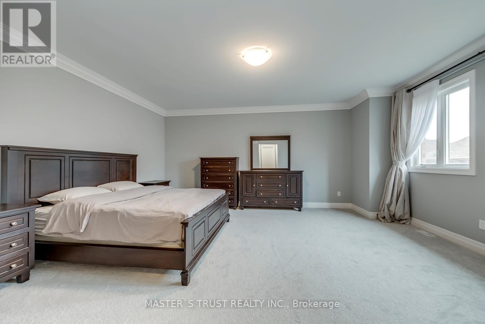 62 MERLIN STREET Image 33