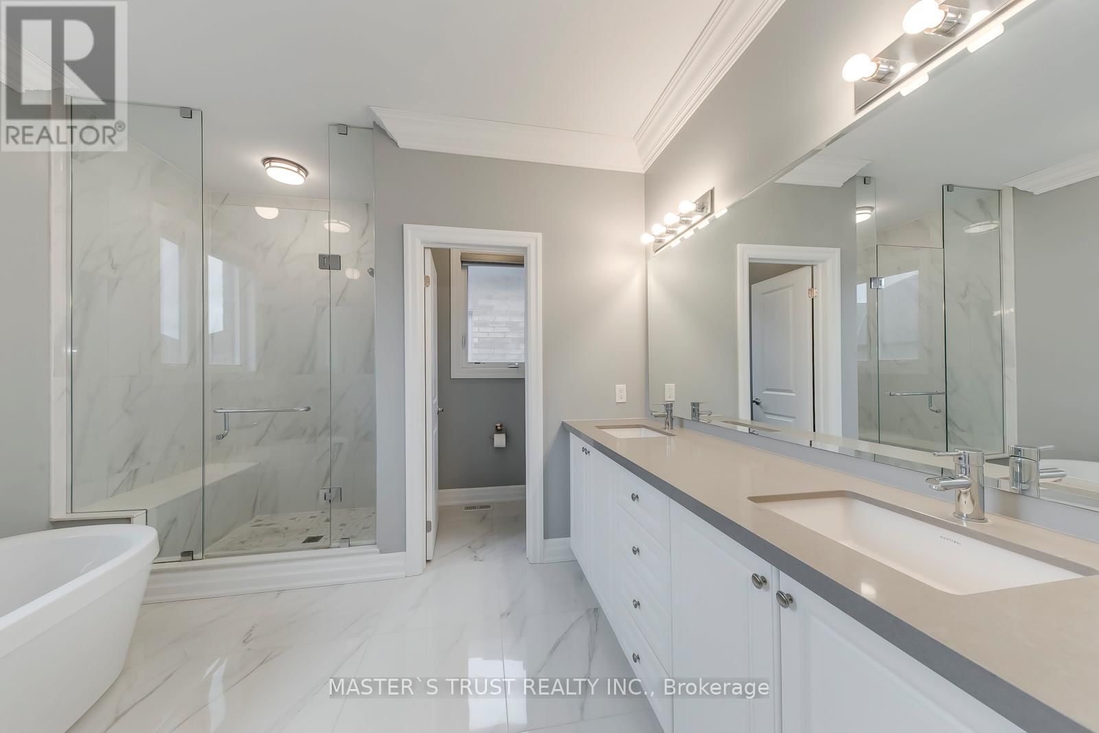 62 MERLIN STREET Image 36