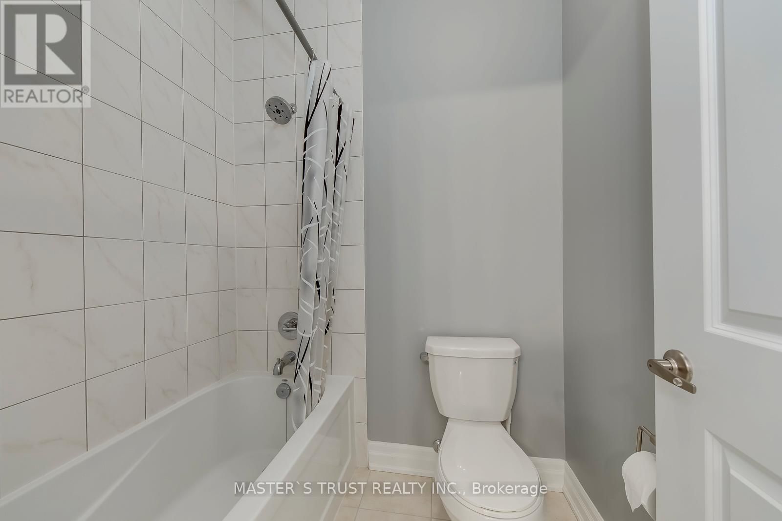 62 MERLIN STREET Image 45