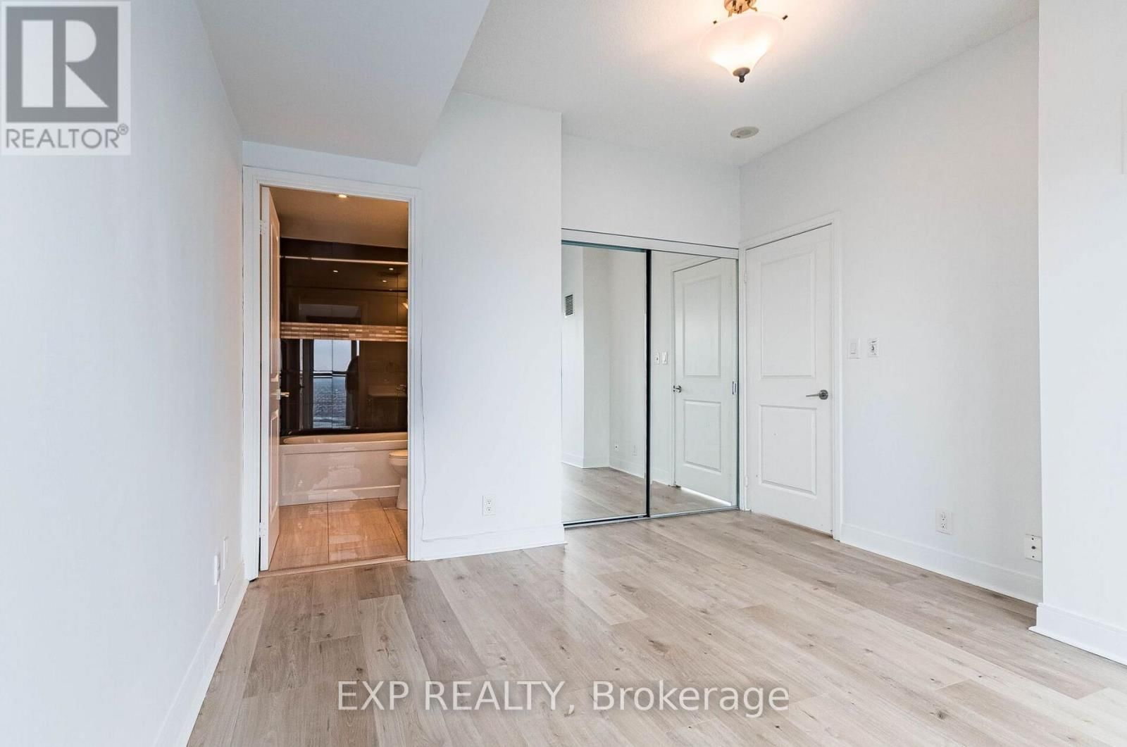 4004 - 60 ABSOLUTE AVENUE Image 10