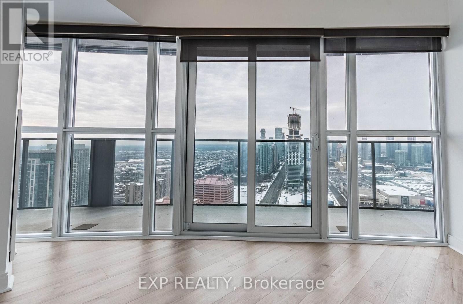 4004 - 60 ABSOLUTE AVENUE Image 14