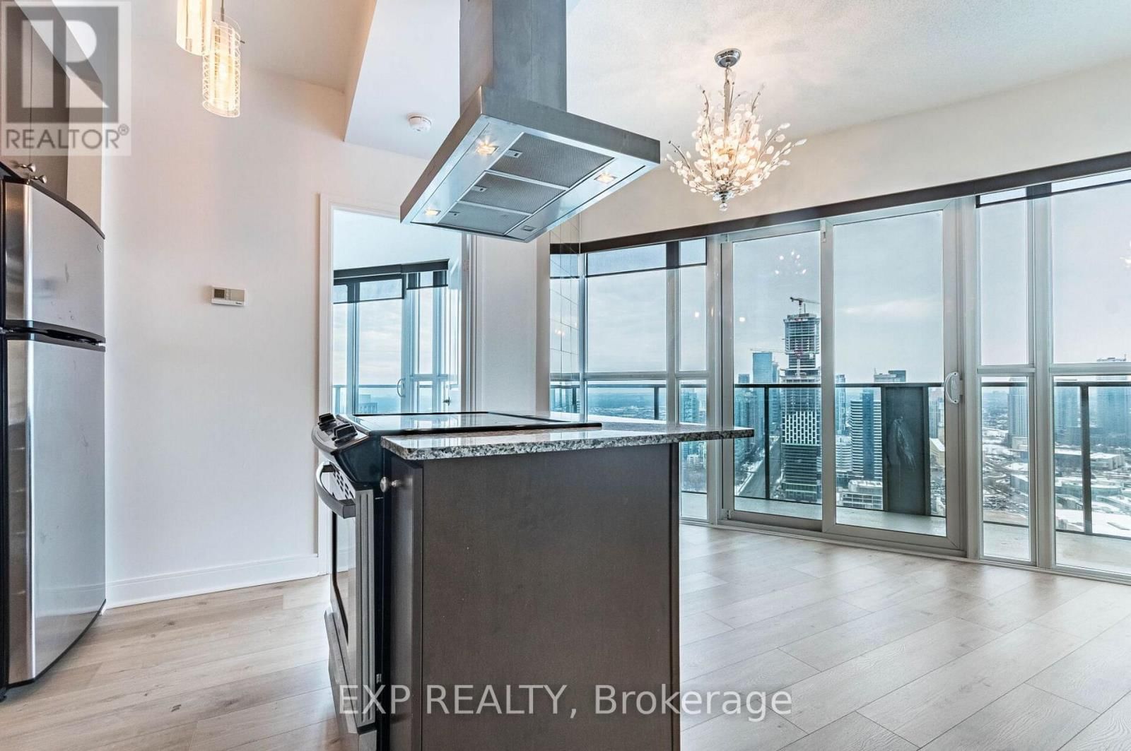 4004 - 60 ABSOLUTE AVENUE Image 4