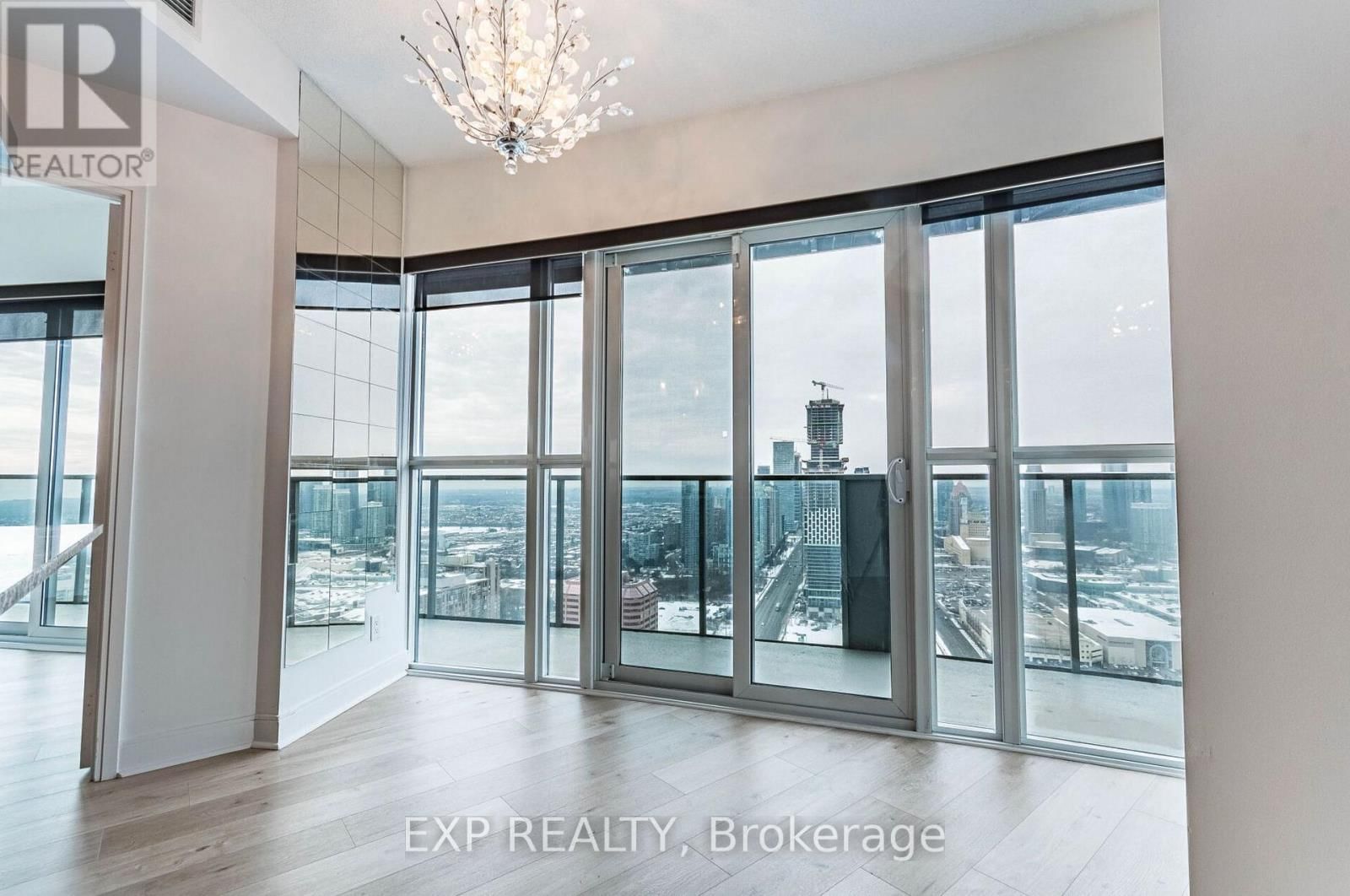 4004 - 60 ABSOLUTE AVENUE Image 7