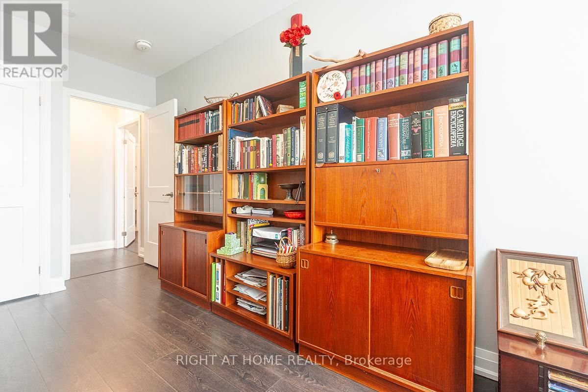 321 - 830 MEGSON TERRACE Image 30