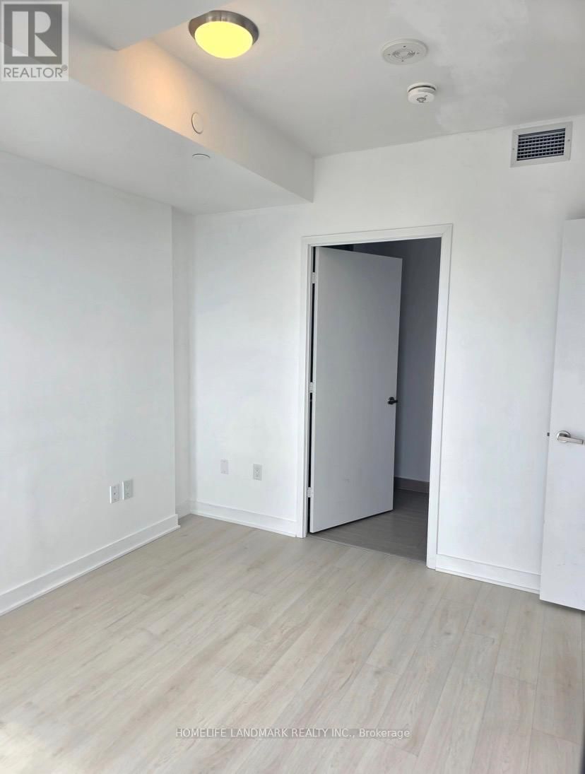 5607 - 3900 CONFEDERATION PARKWAY Image 13