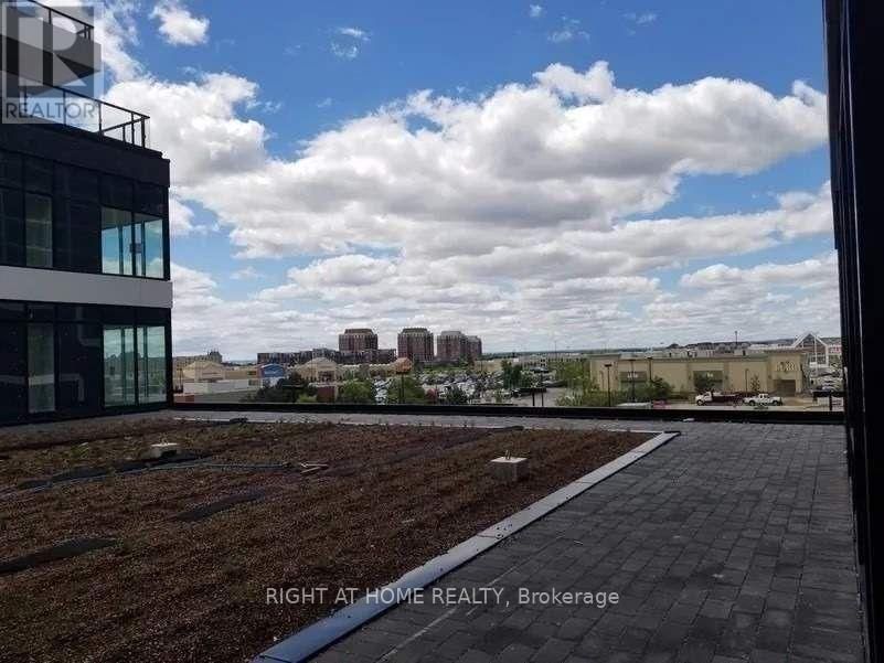 307 - 297 OAK WALK DRIVE Image 13