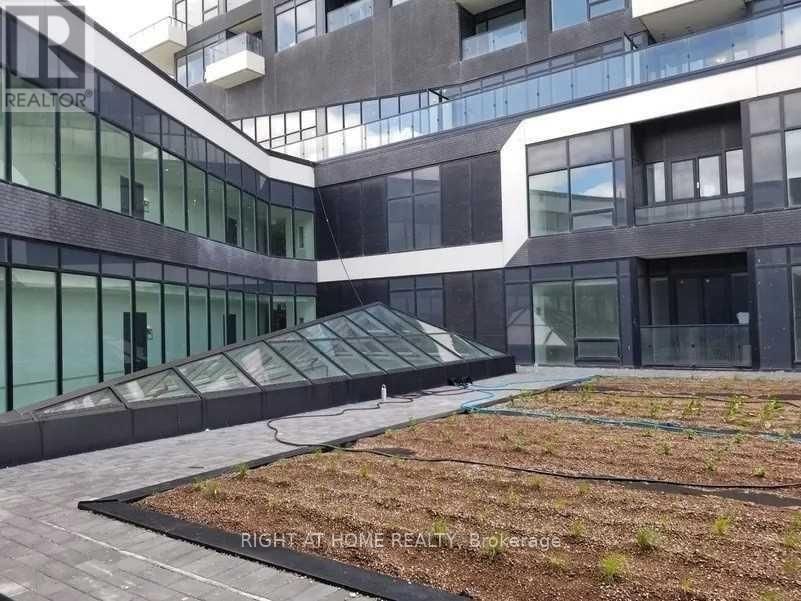 307 - 297 OAK WALK DRIVE Image 14