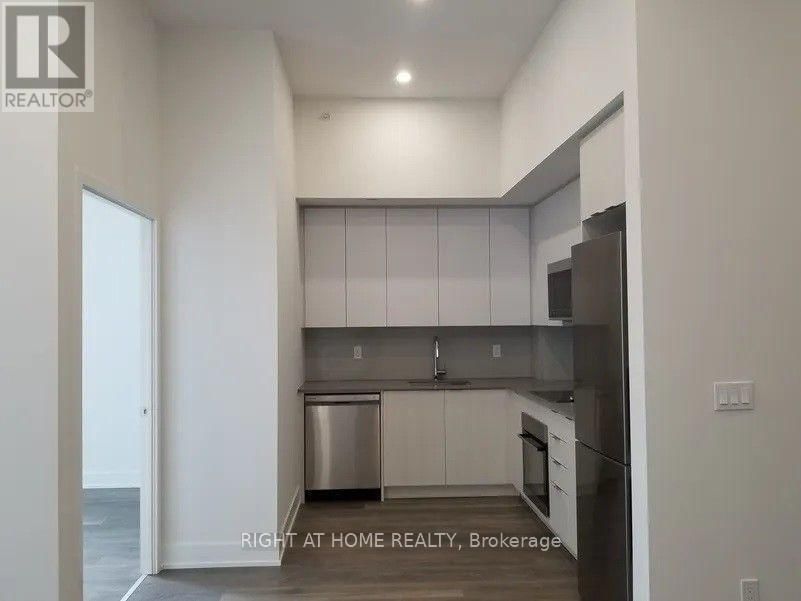 307 - 297 OAK WALK DRIVE Image 8