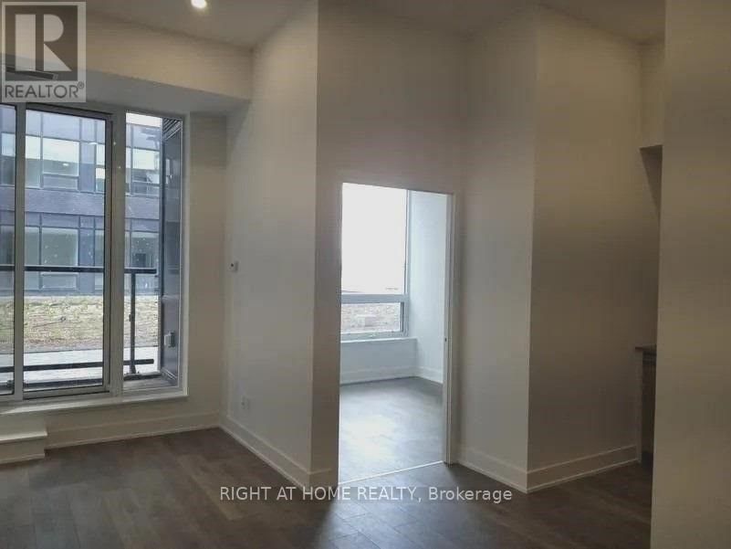 307 - 297 OAK WALK DRIVE Image 9