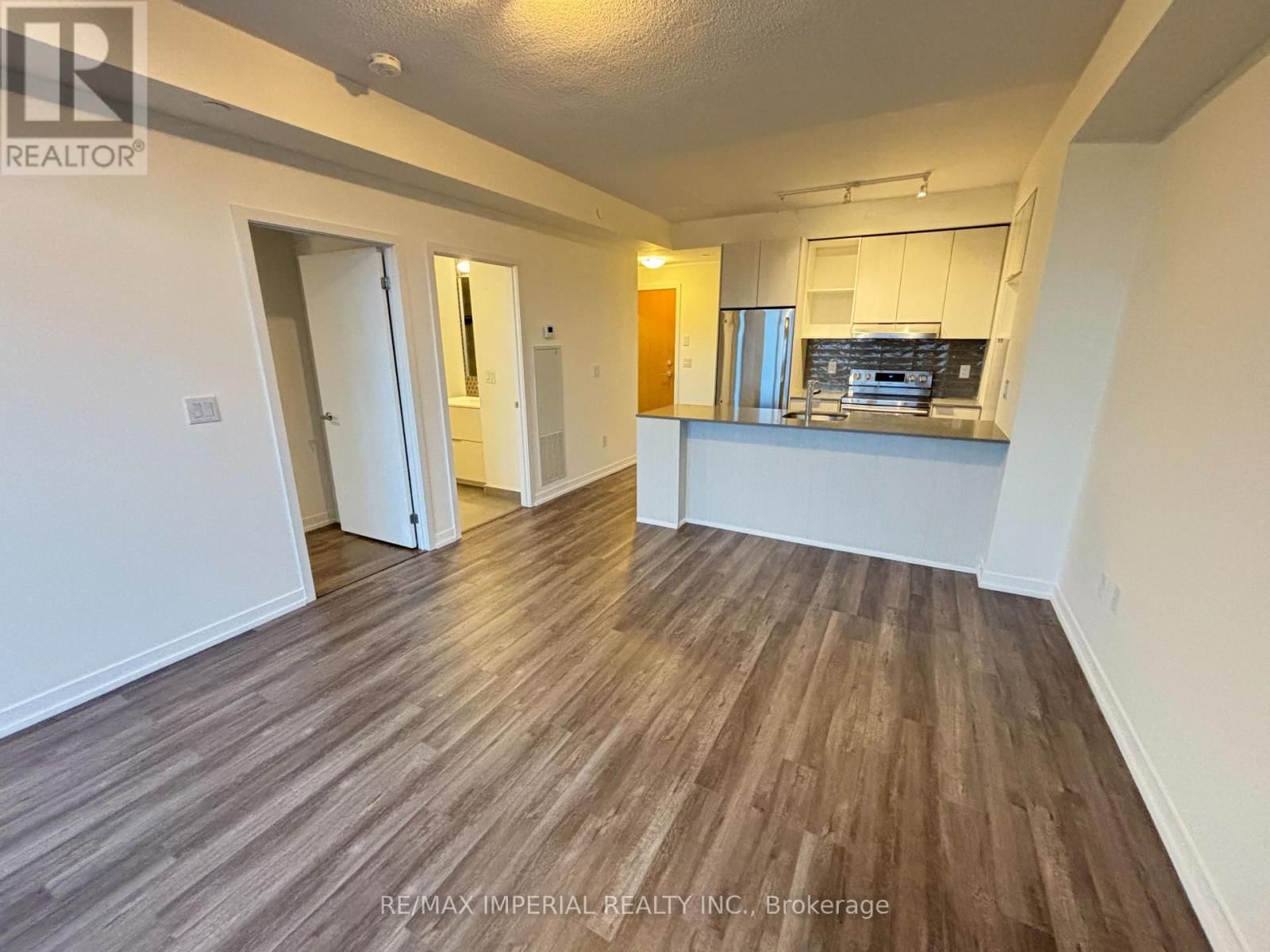 1607 - 2520 EGLINTON AVENUE WEST Image 12