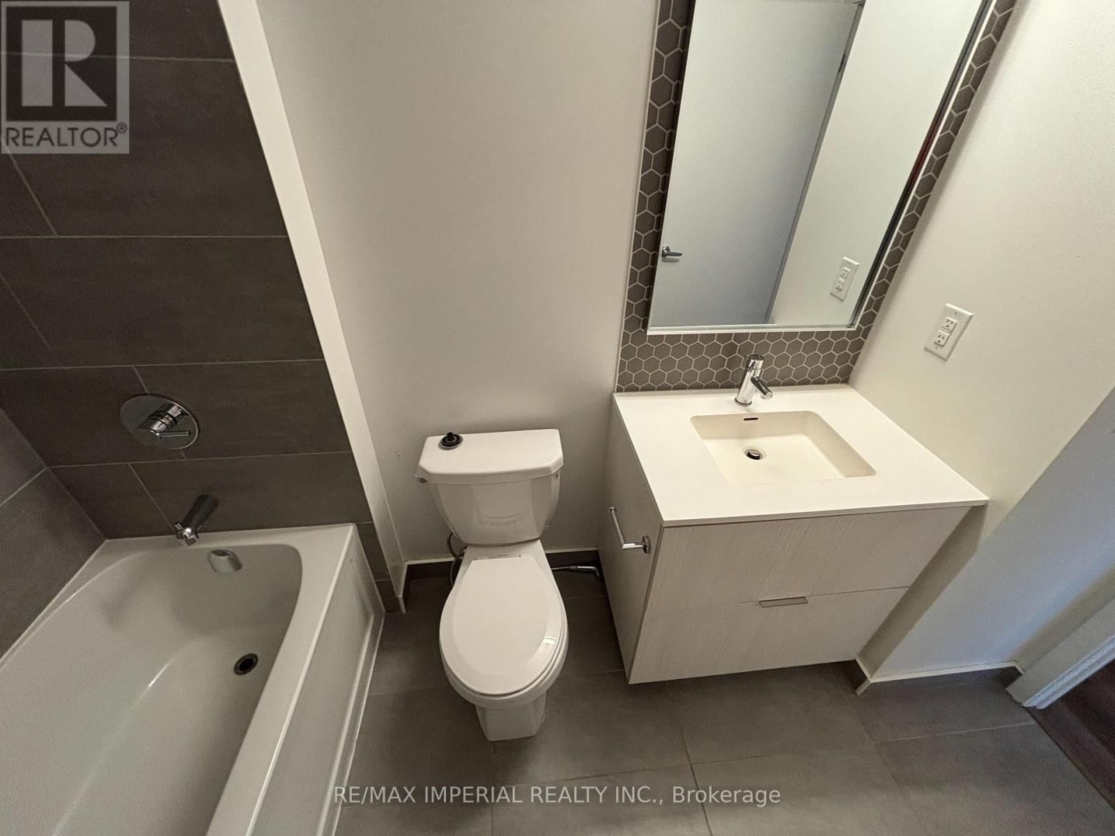 1607 - 2520 EGLINTON AVENUE WEST Image 16