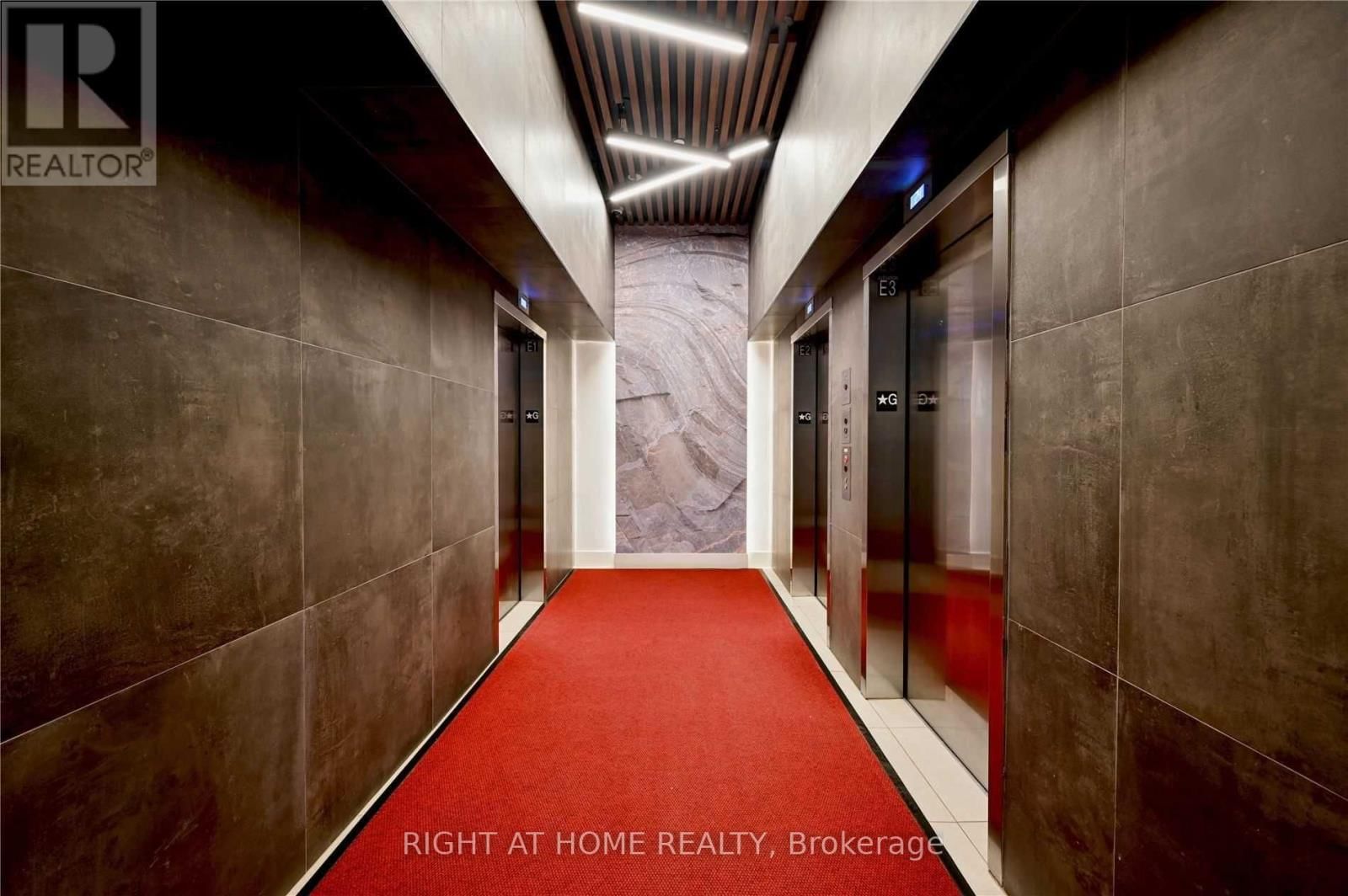 307 - 297 OAK WALK DRIVE Image 21