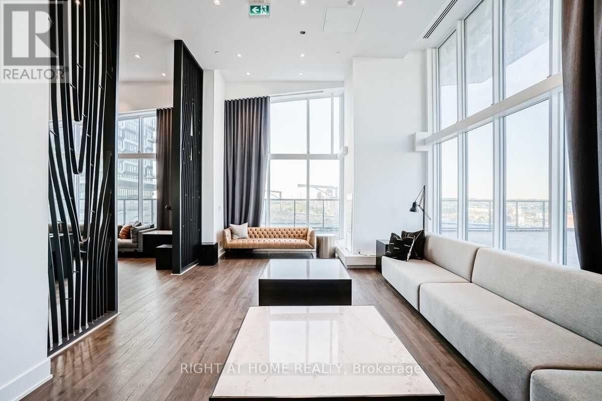 307 - 297 OAK WALK DRIVE Image 40