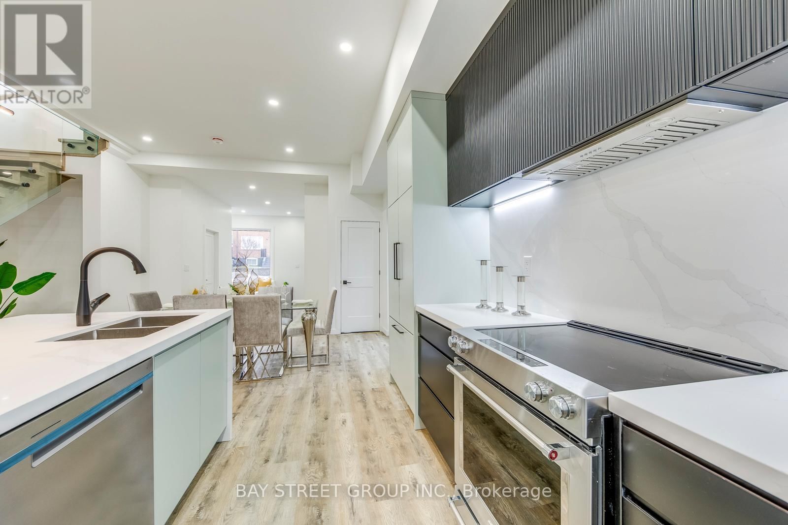 20 ROCHDALE AVENUE Image 12