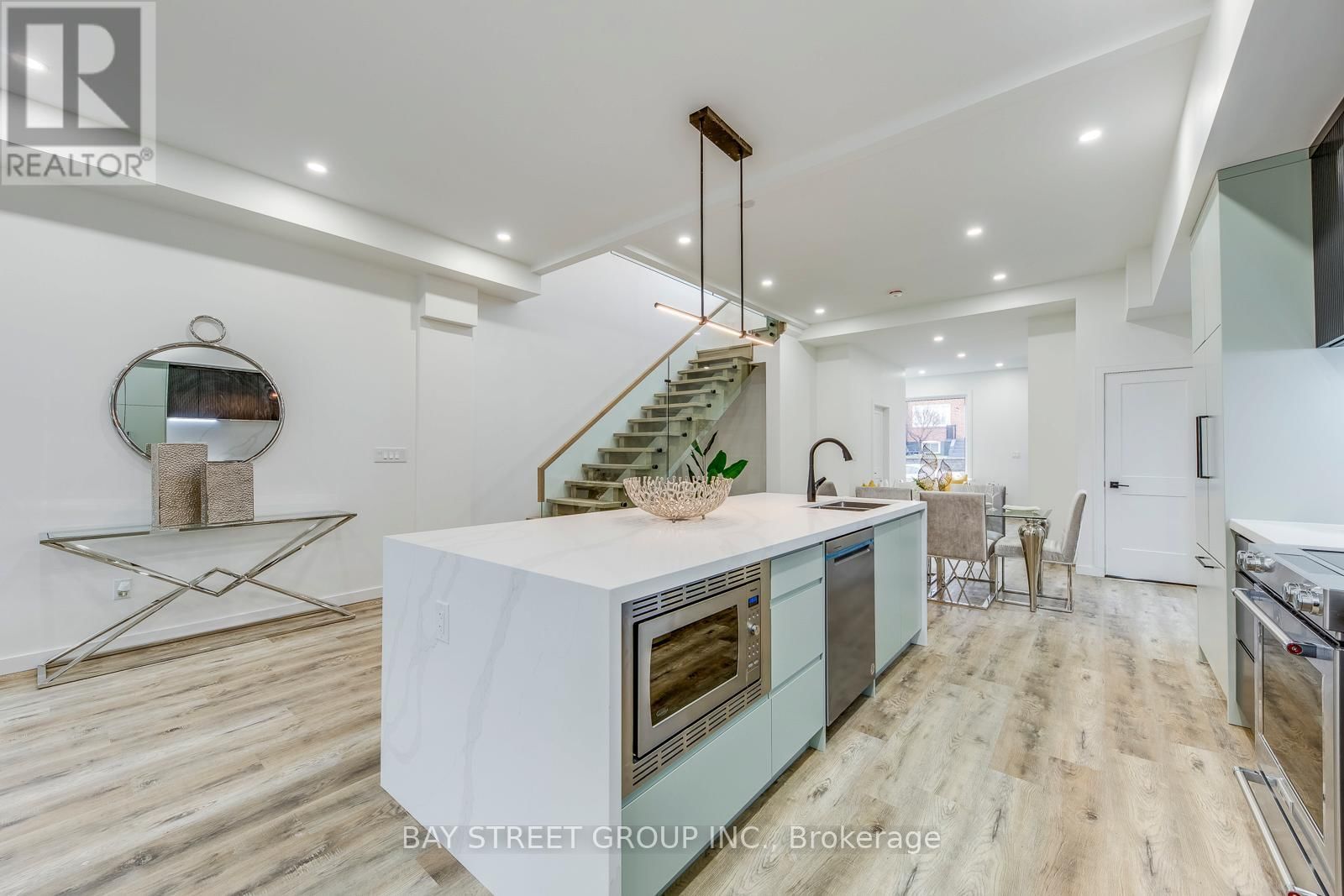 20 ROCHDALE AVENUE Image 13