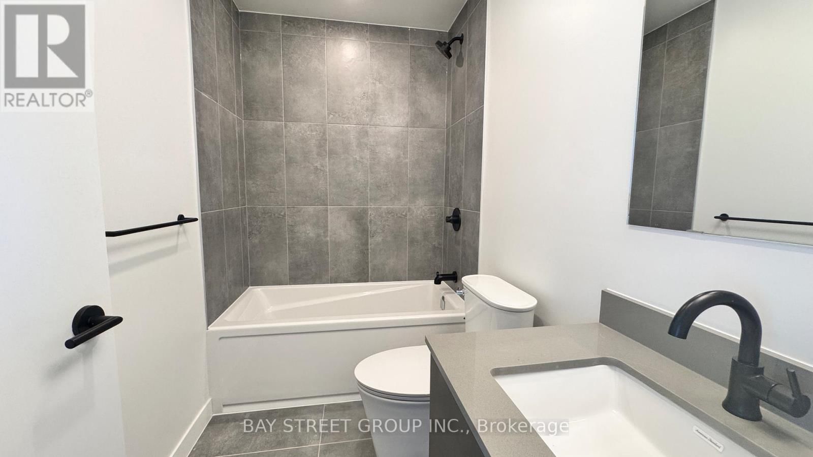 D711 - 4878 POWERS COMMON Image 16