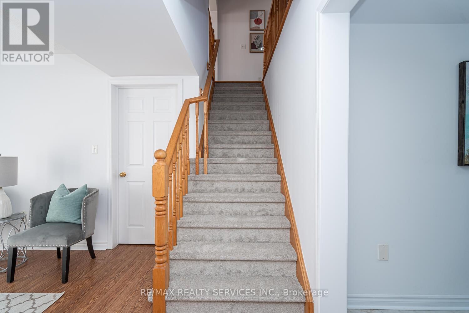 67 DECKER HOLLOW CIRCLE Image 12