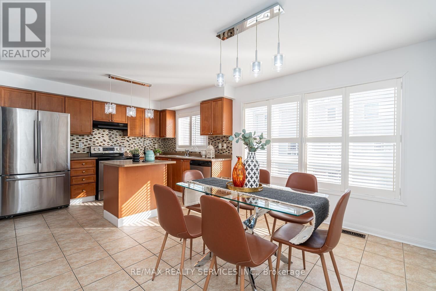 67 DECKER HOLLOW CIRCLE Image 13